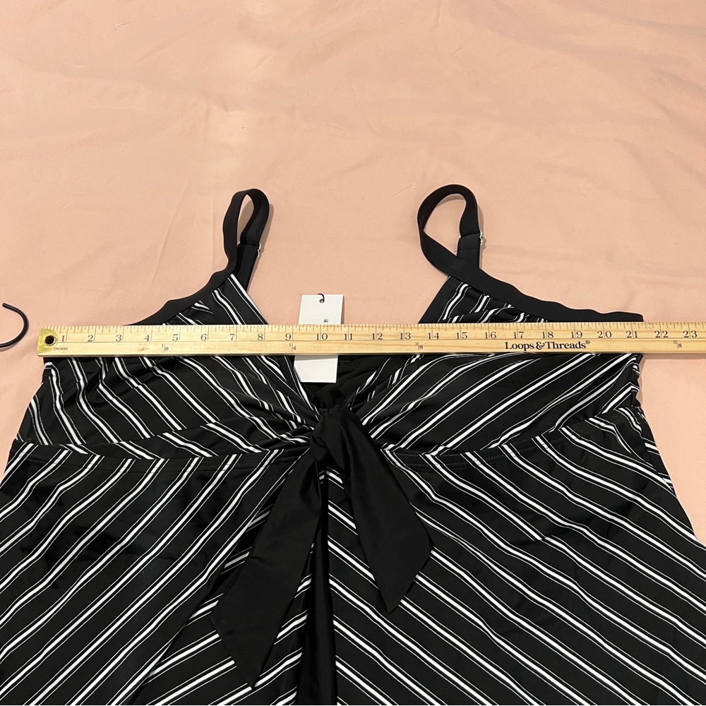 Evans Black Stripe Print Tankini Top Womens Size 26 PLUS Flyaway Print V Neck - Picture 15 of 16